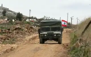 الية جيش لبناني قرب الحدود