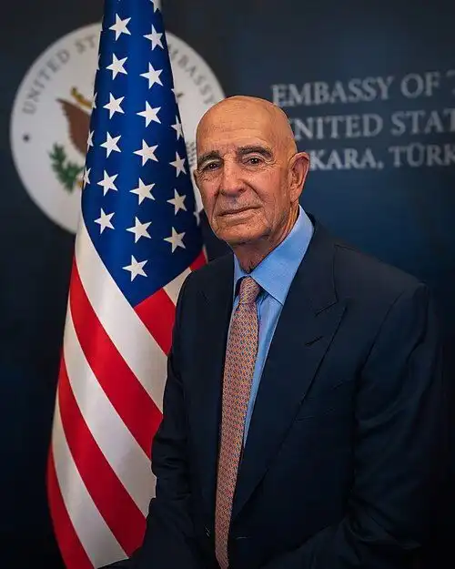 توم باراك الولايات المتحدة تقلّص وجودها العسكري في سوريا