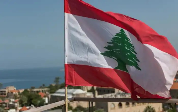 علم لبنان 7