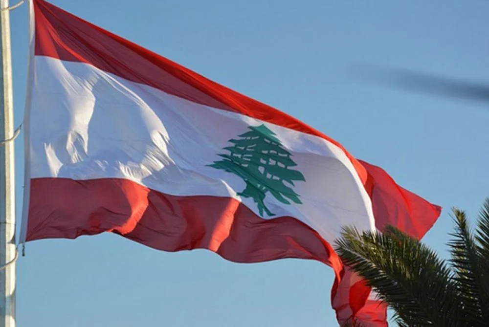 علم لبنان44 التنفيذ إما يبدأ عسكريًا أو سياسيًا