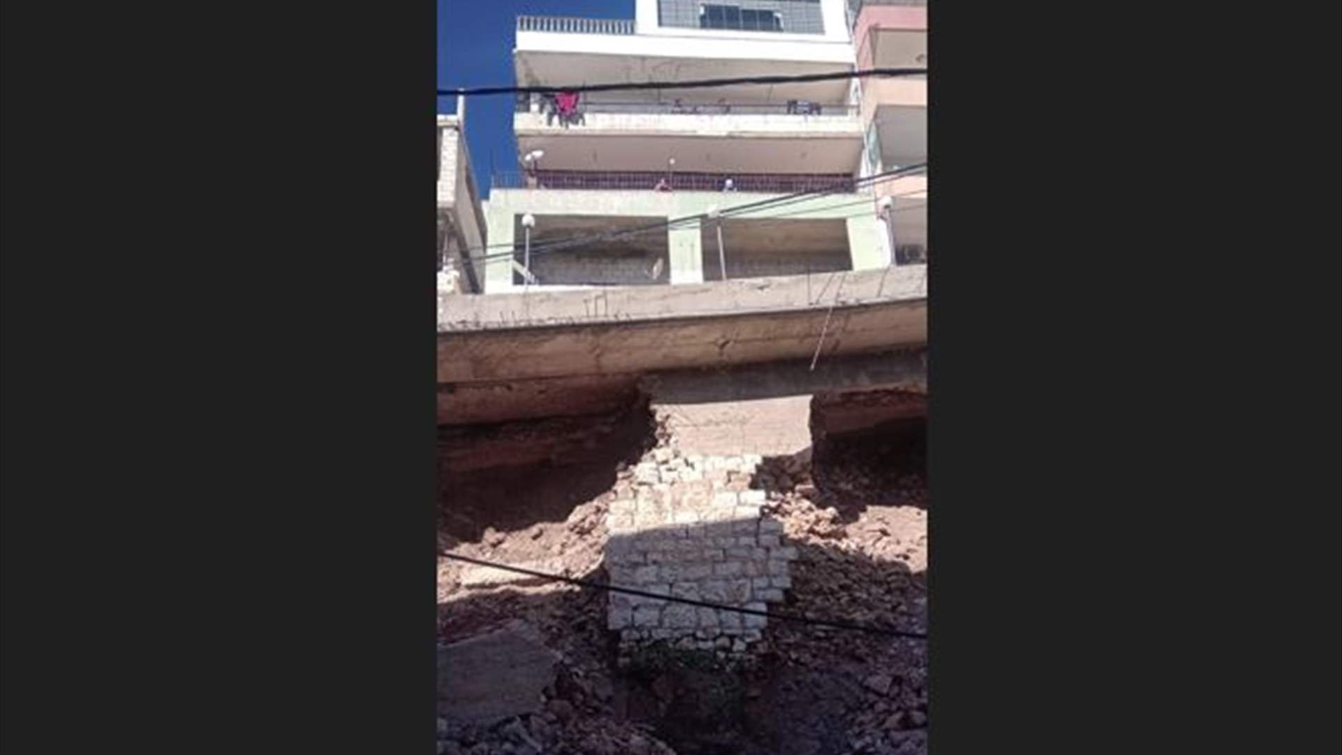 في صور، شاب يسقط من الطابق السابع