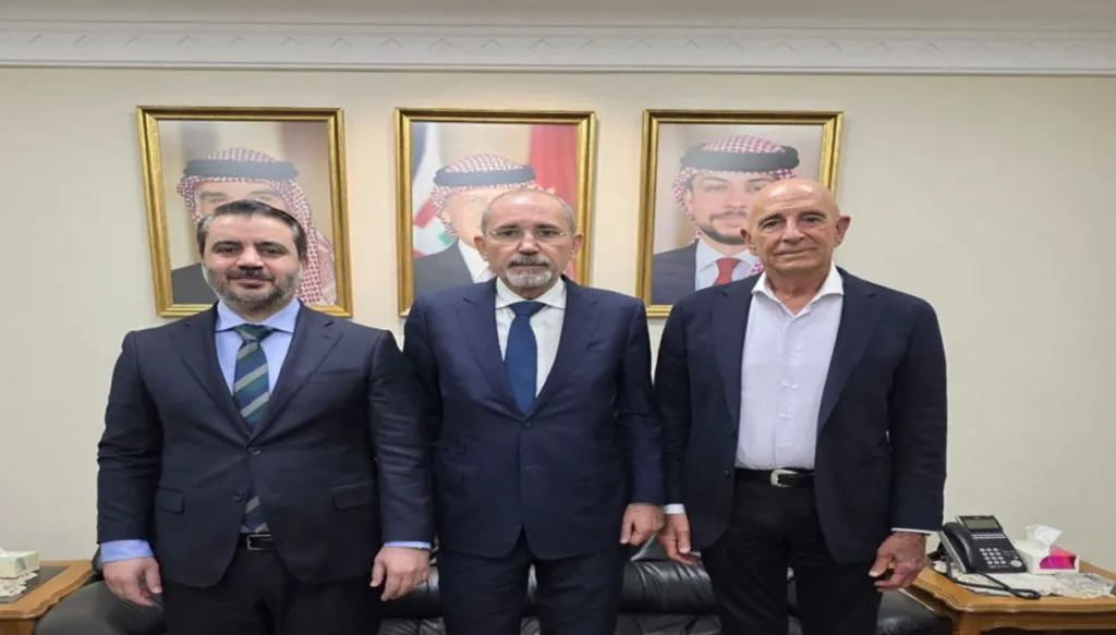 اتفاق على خطوات عملياتية… الصفدي والشيباني وبرّاك يبحثون تثبيت وقف النار