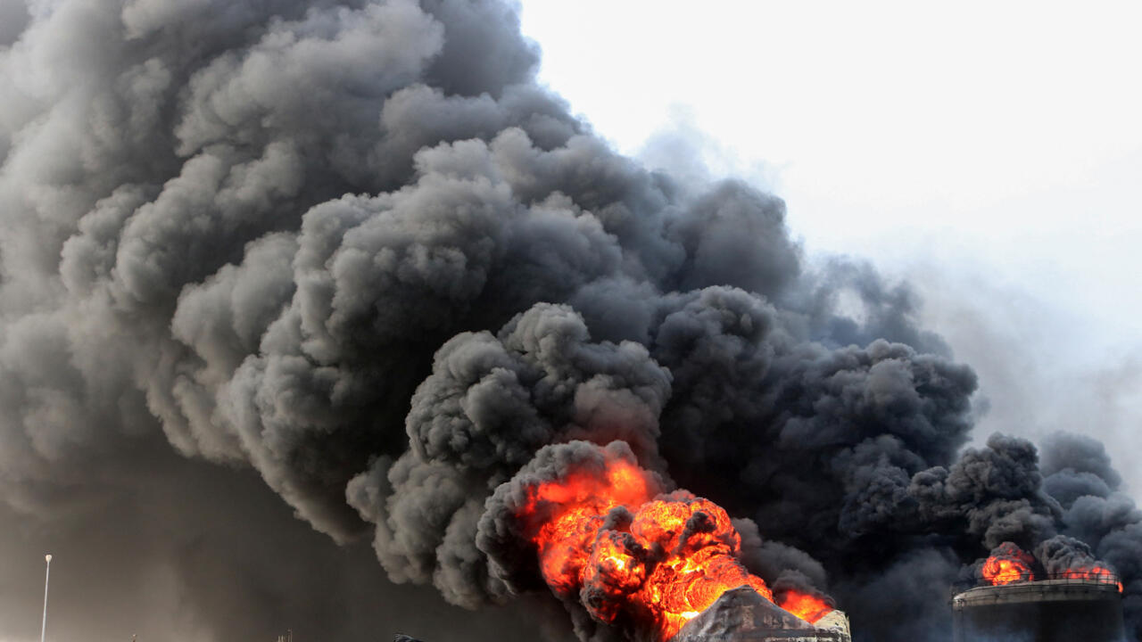 حوثيين هجوم جوي اسرائيلي على مواقع للحوثيين في الحديدة والساحل الغربي