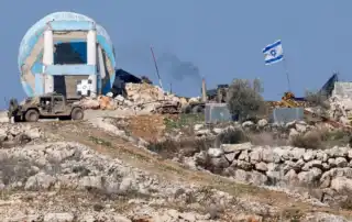 علم اسرائيل جنوب لبنان