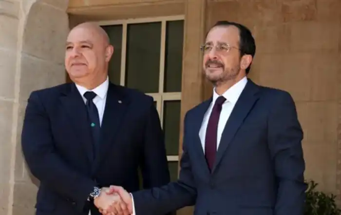 عون والرئيس القبرصي