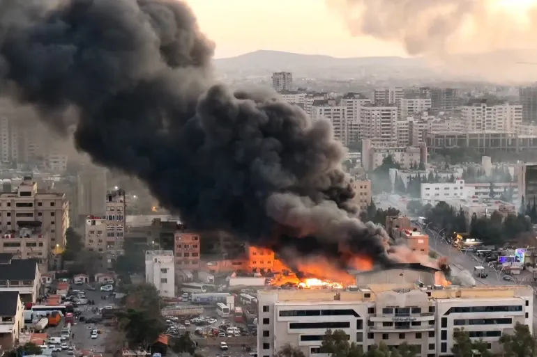 غارة على دمشق لماذا “قفزت” اسرائيل فوق ملفي غزة ولبنان الى سوريا؟