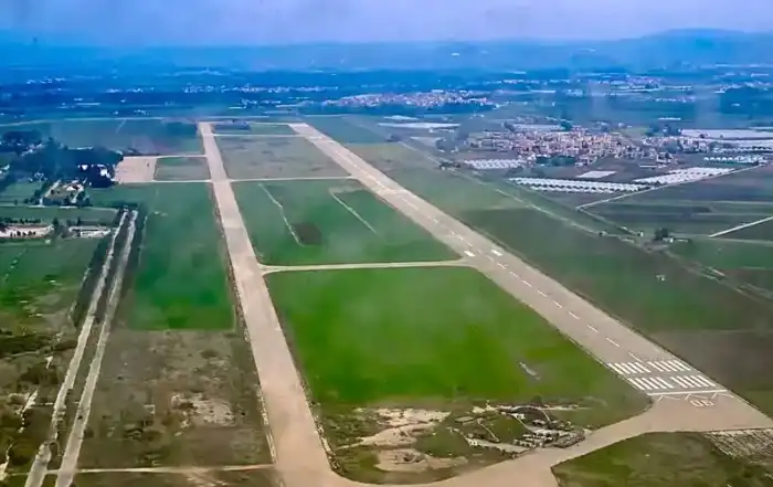 مطار القليعات مدرج1