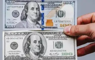 100 دولار قديمة