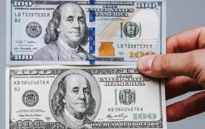 100 دولار قديمة