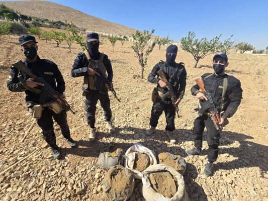 IMG_1981 ٦٠ كيلو حشيشة على الحدود اللبنانية السورية؟