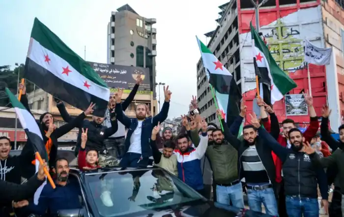 سوريون يحتفلون