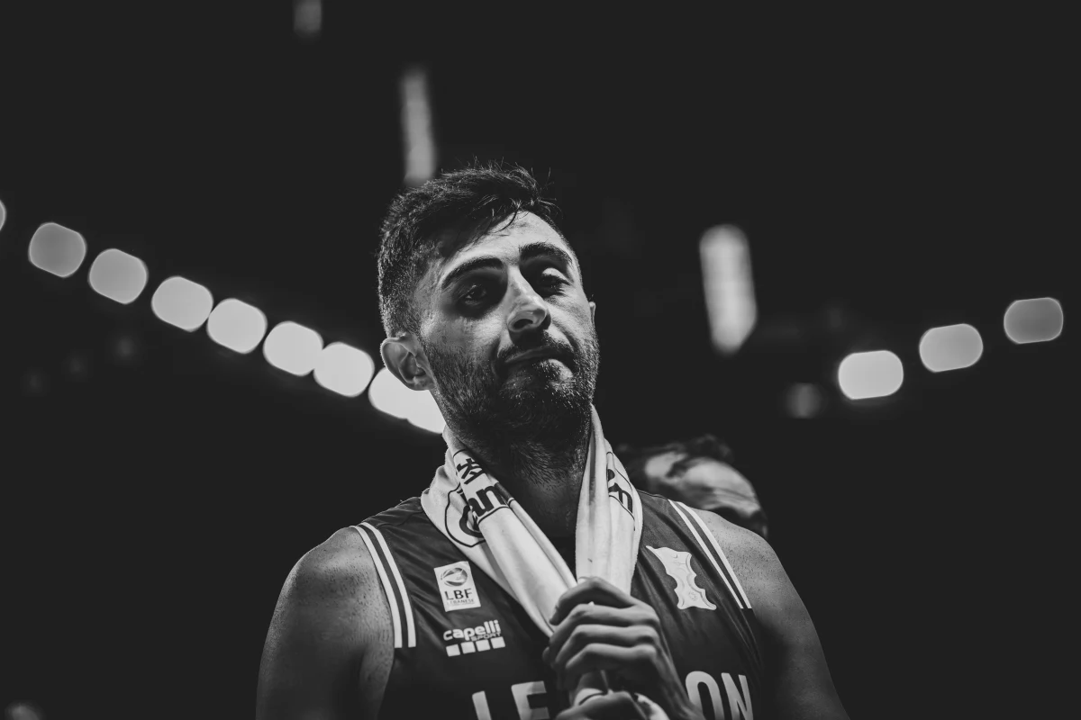 أحد ركائز المنتخب يطوي صفحته الدولية