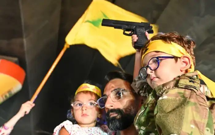 اطفال سلاح حزب الله