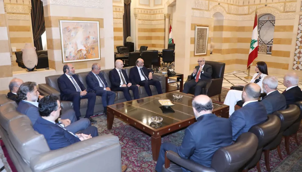 جعجع ونواب القوات في السرايا مع سلام معطيات سلبية عن الرد الإسرائيلي وبراك وأورتاغوس عائدان… كسر القطيعة بين بعبدا والثنائي وجعجع في زيارة دعم للسرايا