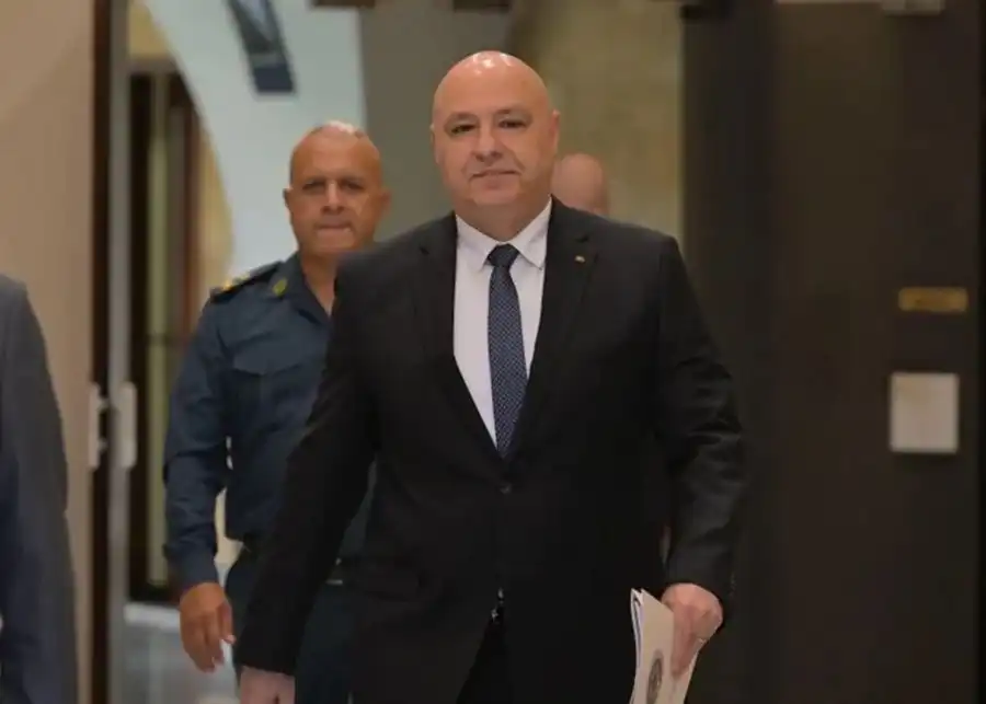 جوزف عون8 الحزب المنزعج من بري يهاجم عون؟