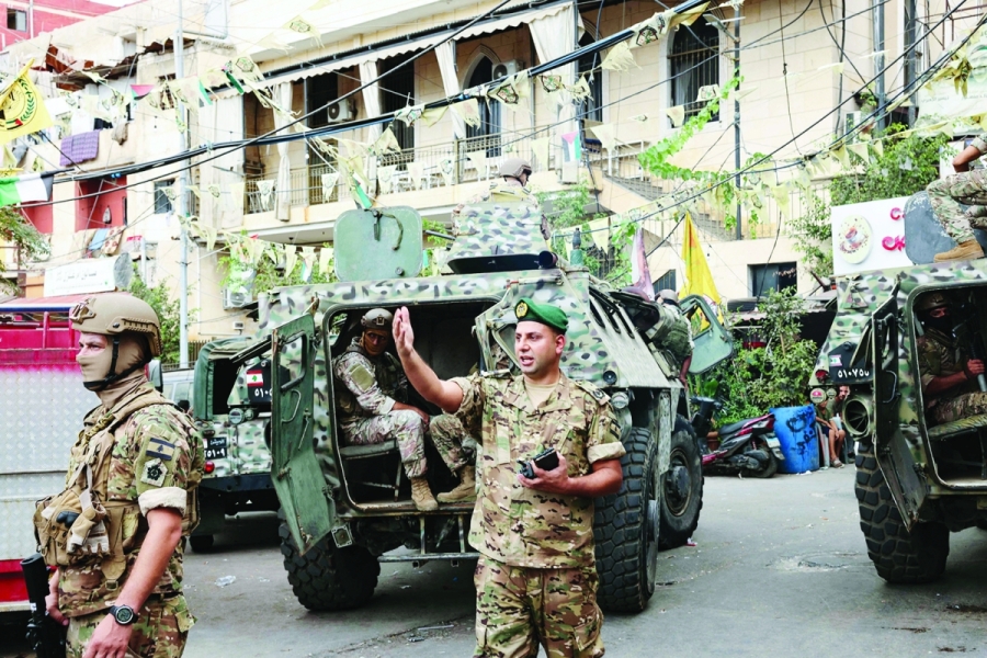 جيش مخيم برج البراجنة1 السير على رؤوس الأصابع فوق جمر السلاح