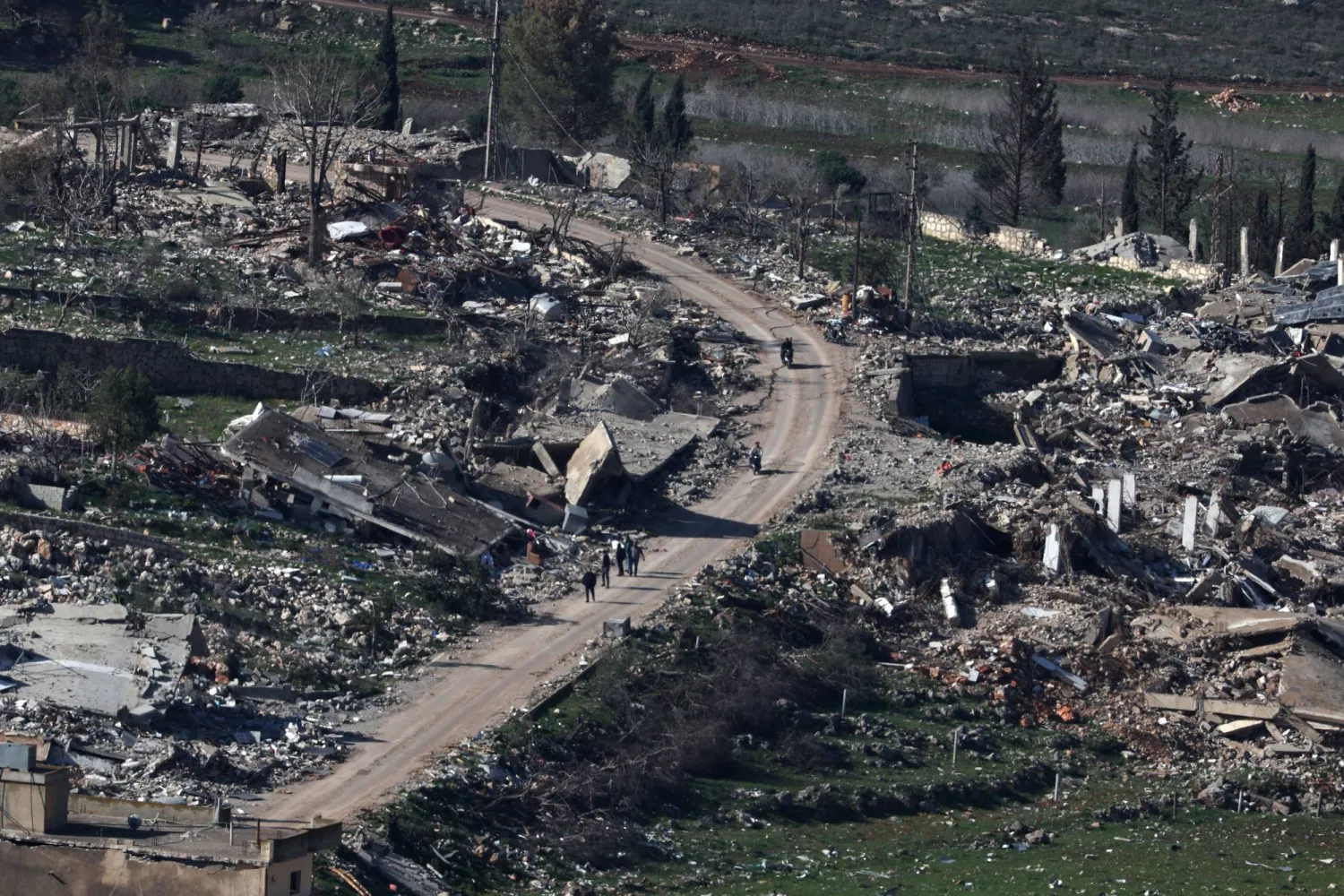 دمار جنوب 88 هل تتمسّك الدّولة اللبنانية بالجنوب: كي لا يذهب “مع الريح”؟