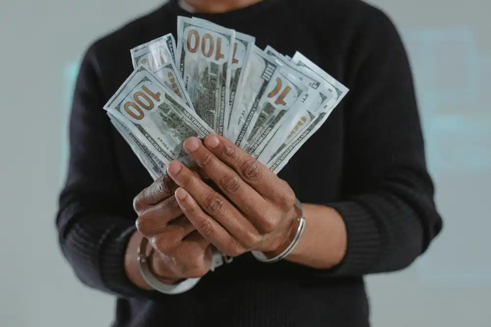 دولار فساد موقوف