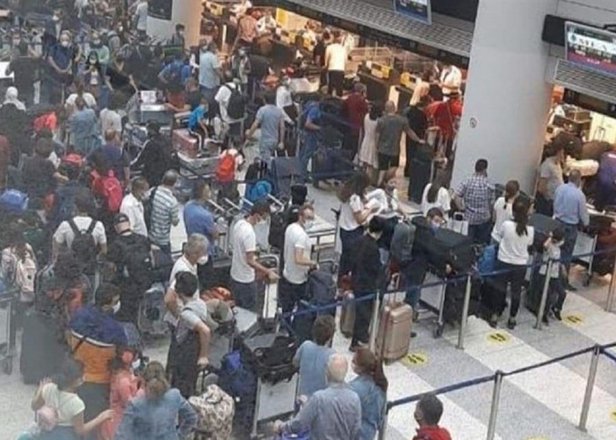 زحمة في المطار زحمة في المطار.. والسبب؟