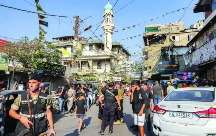 عناصر من الجيش اللبناني في مخيم برج البراجنة