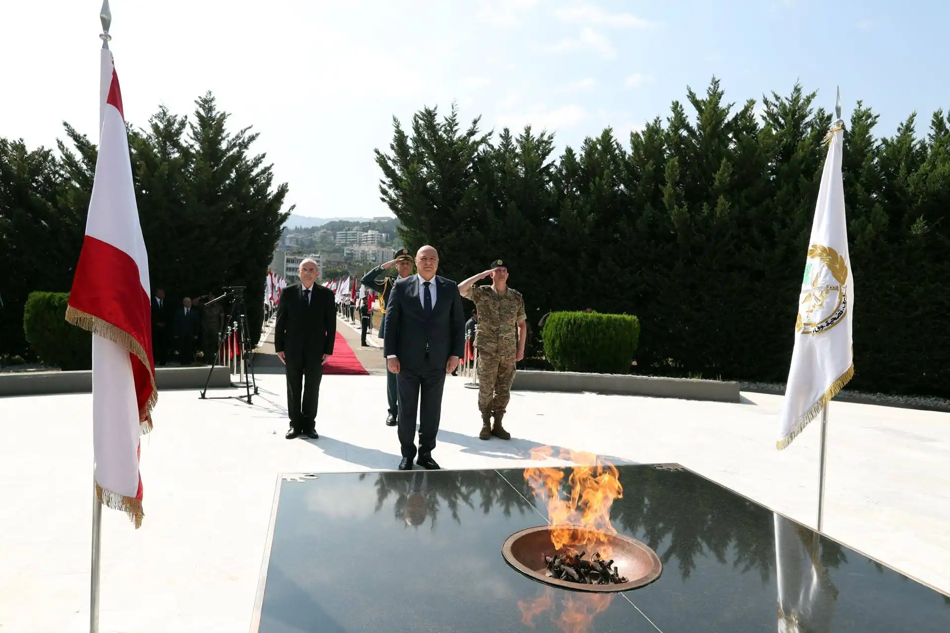 عون ينقذ مجلس الوزراء ويمهد لحصرية السلاح بيد الدولة