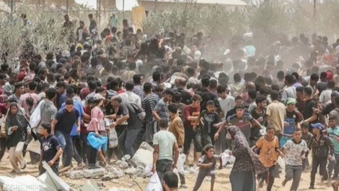 غزة جوع قتلى وجرحى بانقلاب شاحنة في غزة فوق عشرات الجوعى