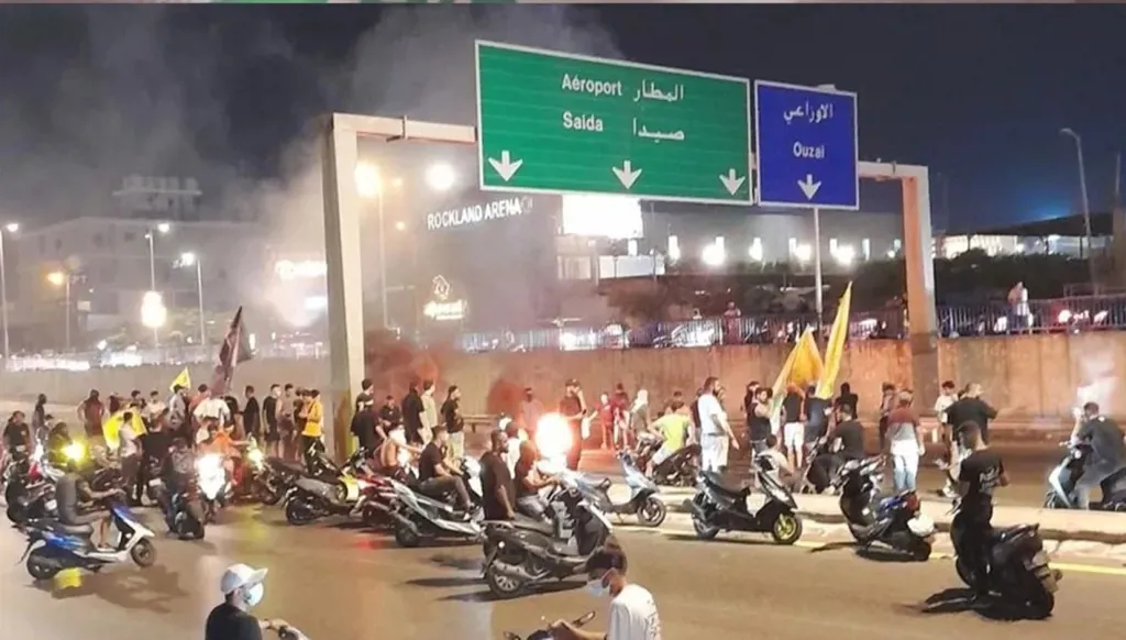 قطع طرقات ناشطون يذكّرون بدعوة نصرالله لعدم قطع الطرق في 17 تشرين