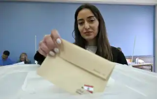 ناخبة