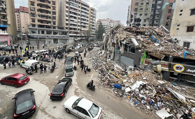 1323217-1 زيارة لودريان: إعادة الإعمار وحصرية السلاح