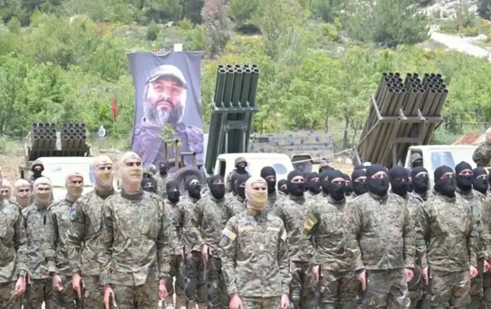 من الدعوة إلى حوار للتوافق على “مرشّح الثنائي الشيعي” لرئاسة الجمهورية، إلى الدعوة للتوافق على بقاء “سلاح الثنائي” في أيدي أصحابه على رغم عدم شرعيته. الحوار الأول كان له مؤيدون لكنه لم يتم، وأرغم “الثنائي” نفسه على انتخاب الرئيس جوزف عون، ثم اضطرّ إلى قبول اختيار نواف سلام رئيساً للحكومة، والاثنان لم يكونا مرشحيه، وبدا أن حالاً “توافقية” متجدّدة نشأت في البلاد بعنوانين رئيسيين: استعادة الدولة وحصرية السلاح في يدها. ومع أن الرئيس نبيه برّي يطرح نفسه “أباً للتوافقية”، إلا أنه لم يستطع التموضع على هذه الموجة إلا جزئياً، “وعلى القطعة”، إذ اعتاد طوال ثلاثة عقود ونيّف على التصنيع والتكييف والقولبة لما يمكن/ أو لا يمكن “التوافق” عليه، تارة باسم “الميثاقية” (مصلحة الطائفة) وطوراً لمراعاة “الوصيّ الأسدي” ومن ثمّ استقواءً بـ “الوصيّ الإيراني” و”حزبه” وسلاحه. هذه المرّة، أيضاً، لن يتمّ الحوار الذي يدعو اليه، سواء لاستحالته شكلاً وموضوعاً أو لأن هناك توافقاً وطنياً محسوماً وعابراً للطوائف على “مصير السلاح”. كان رئيس الجمهورية أول من أشار إلى “حوار” في شأن السلاح، ولم يتّضح ما الذي حلّ بهذا الحوار، لكنه غاب عن الخطاب السياسي. الأرجح أن قنوات التواصل بين الدولة و”حزب إيران” ناقشت سبل “حصر السلاح” واصطدمت في الكواليس بتعارضٍ أصبح الآن علنياً في الأهداف والمفاهيم، إذ يعبّر عنه الأمين العام لـ “حزب إيران/ الحزب” ملوّحاً دائماً بـ”الحرب الأهلية”، كما أن القادة الدينيين والسياسيين لـ”الحزب” و”الثنائي” لم يعودوا متحفّظين في إطلاق تهديداتهم. كانوا ولا يزالون يعرفون أن التناقض الأساسي هو بينهم وبين الدولة ومنطق الدولة، لكنهم يتذرّعون بـ “الورقة الأميركية” لإضفاء “مشروعية” على تصلّبهم. يرفضون تدخّل الدولة في شأنهم ولا يرغبون في التفاهم معها لمصلحة البلد، مقدار ما يرفضون التدخّل الأميركي الذي توهّموا أنهم طوّعوه سابقاً (في ترسيم الحدود البحرية مع إسرائيل) ويتطلّعون إلى أي تسوية معه لمصلحة إيران. One minute around the Atlantis - The Palm - Dubai 00:00 Previous Pause Next 00:05 / 01:30 Mute Settings Fullscreen Copy video url Play / Pause Mute / Unmute Report a problem Language Share Vidverto Player لا أحد يتعامل مع “الورقة الأميركية” بالأوهام، أو باعتبارها وصفة ودّية أو خيرية بلا مقابل، لكن فيها عناصر مصلحة لبنانية. وإذا اعتبر “الثنائي” أو “الحزب” ومرجعه الإيراني أنها ترجمة لـ “إملاءات إسرائيلية”، فليتذكروا أن “حرب الإسناد” كانت قرارهم وليست قرار الدولة والشعب اللبنانيين، وليعودوا إلى اتفاق وقف النار الذي يريدون تحميل الدولة والشعب مسؤولية التحايل في تنفيذه أسوة بالتحايل في تطبيق كل القرارات الدولية، أو بمعنى أدقّ مسؤولية هزيمة اندفعوا إليها بإرادة ورغبة إيرانيّتين. أصبح الخامس من أيلول (سبتمبر) موعداً فاصلاً بين “دويلة حزب إيران” التي يجب أن تنكفئ، و”دولة لبنان” التي يجب أن تتعزّز وتسود. أي تراجع للحكم والحكومة عن قراراتهما ينسف حلم الدولة ومشروعها. في لبنان الآن توافقٌ على خيار تبنّته الحكومة وبات إرادة وطنية جامعة، ولا خيار أمام “الحزب” و”الثنائي” أو مصلحة سوى “التوافق” على الطريقة الفضلى للعودة إلى لبنان. ​