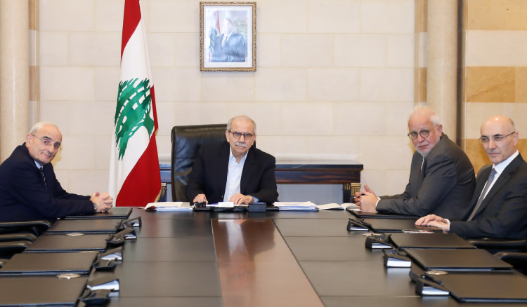 سلام يجتمع مع وزراء الدفاع والعدل والداخلية