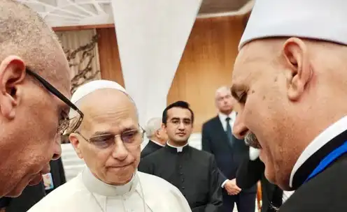 الشيخ عامر زين الدين خلال لقائه بابا الڤاتيكان ليو الرابع عشر