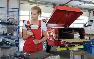 امراة ميكانيسيان