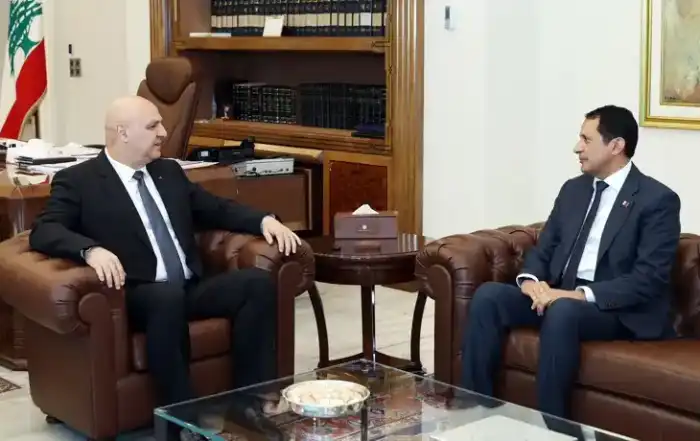 جوزف عون مستقبلا السفير القطري في لبنان الشيخ سعود بن عبدالرحمن آل ثاني