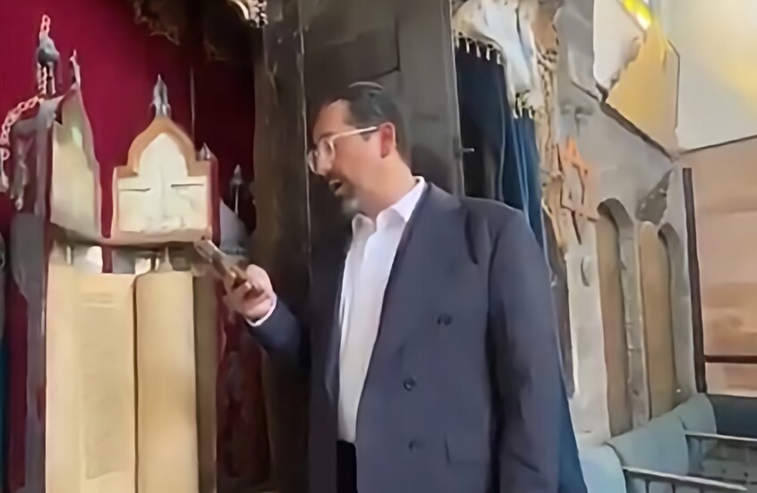 بالفيديو- حاخام سوري أمريكي يصلّي لأحمد الشرع ويثير تفاعلا ًعلى مواقع التواصل