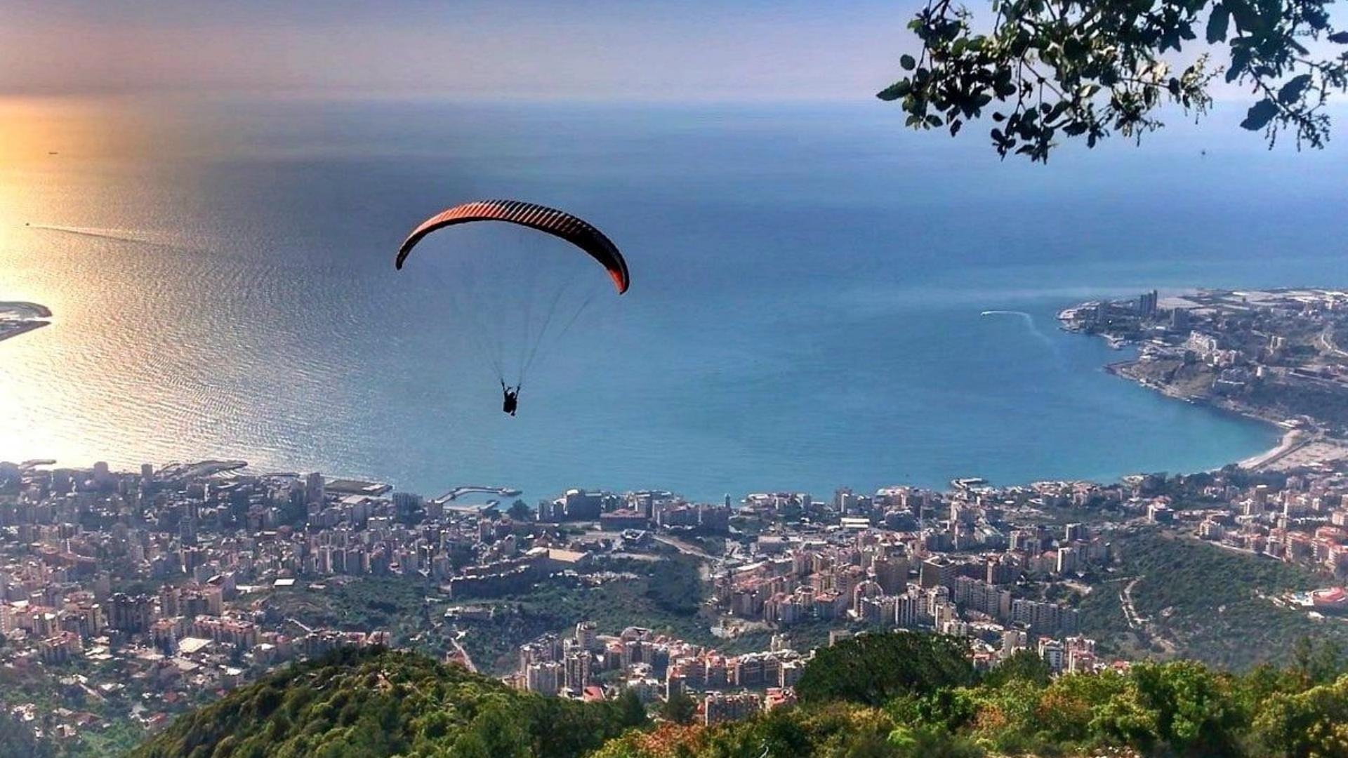 طيران “حتى الموت” في لبنان… فهل من حلول؟