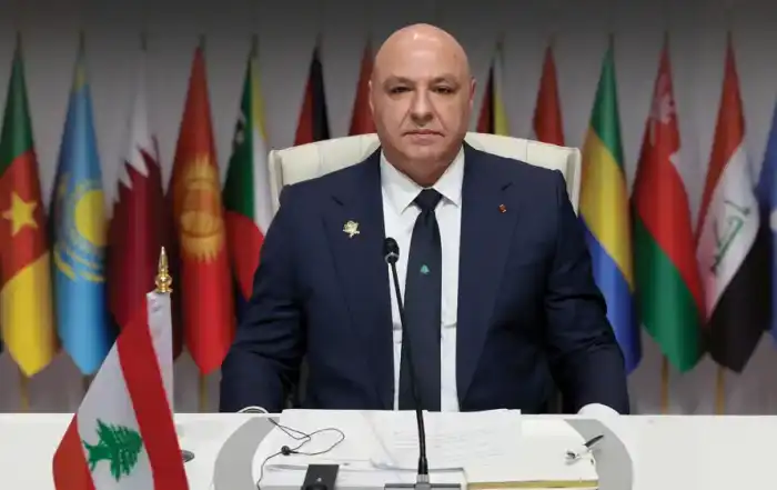 عون في قمة الدوحة