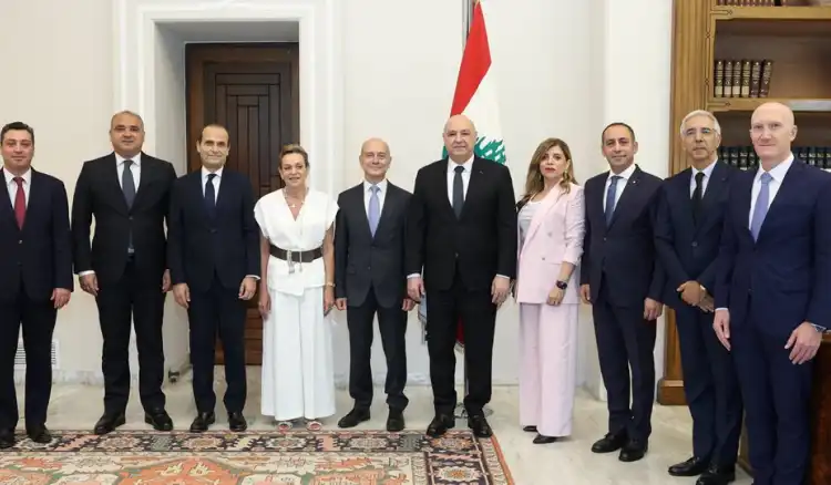 عون والسفراء الجدد