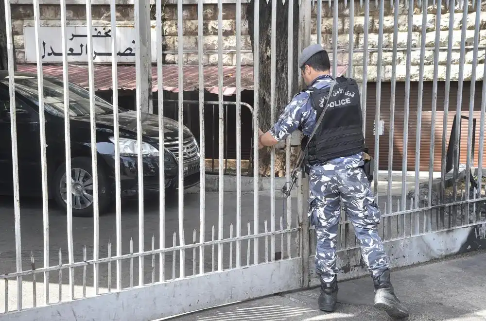 العطلة القضائية: شلل متعمّد وتعطيل للعدالة