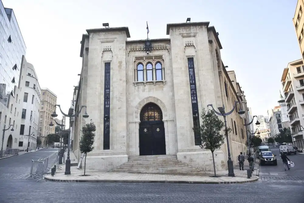 QR code بدل البطاقة الممغنطة… ولا مقاعد 6 للمغتربين