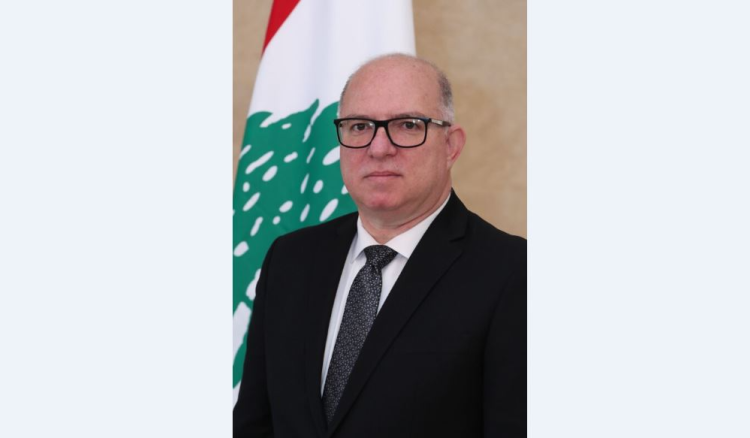 محمد حيدر وزير العمل: ما جدوى النقاش بسلاح وجد لمواجهة العدو؟