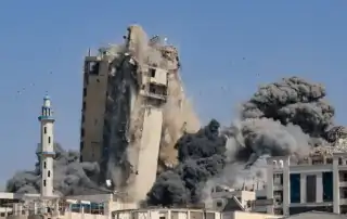 من القصف الإسرائيلي على مدينة غزة