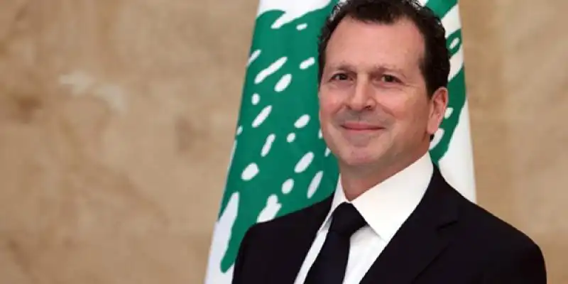 وزير المهجرين كمال شحادة