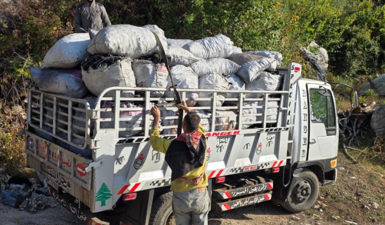 837c9cb681d808b5536aa1e4ceb8dd7b ضبط عملية تفحيم غير شرعية ومصادرة آليات وثلاثة أطنان من الفحم في كسروان