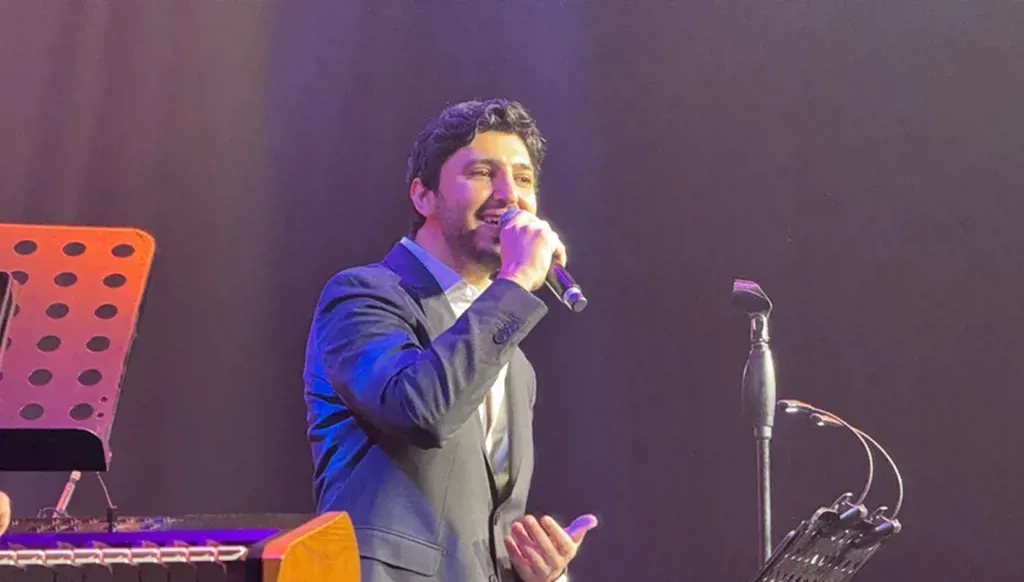 محمد شاكر يعلّق حفلاته بعد تسليم والده فضل شاكر نفسه