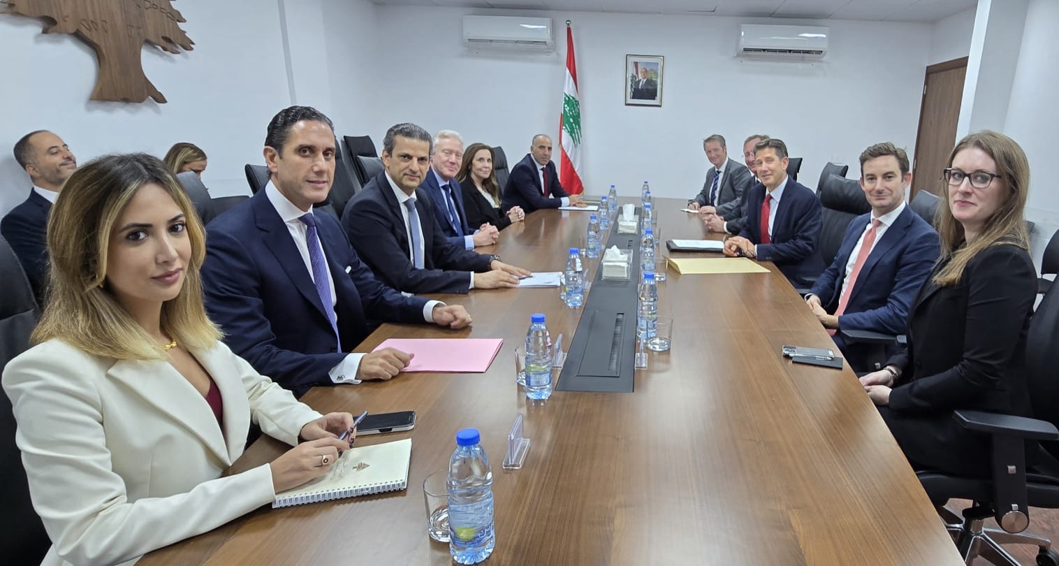 بالصور- رجّي بحث مع وفد بريطاني دعم الجنوب وحصر السلاح بيد الدولة