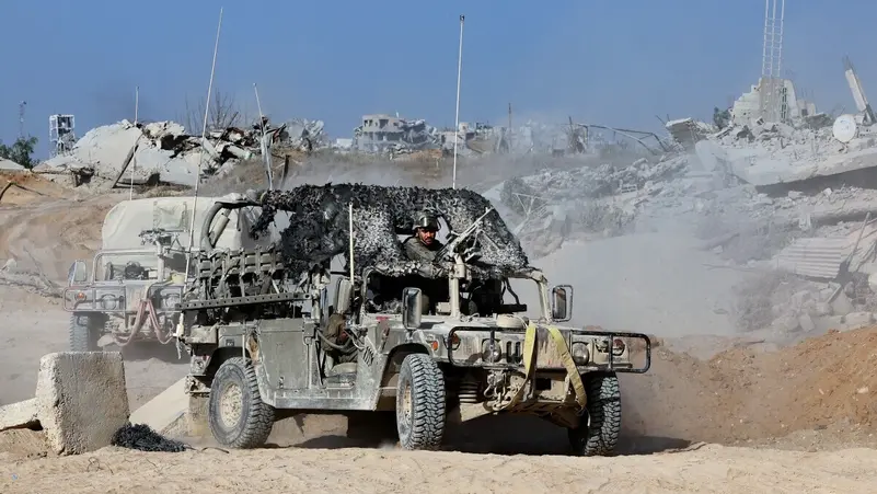 اسرائيل قصف إسرائيلي يستبق مباحثات غزة.. ونتنياهو يذكّر بنموذج لبنان