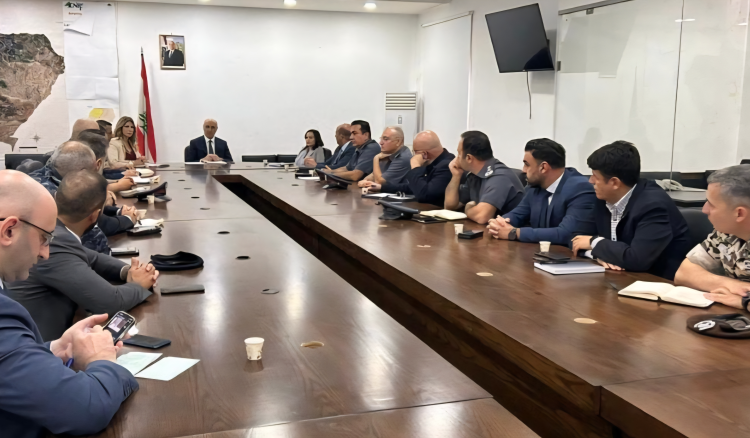 الحجار في طرابلس الحجار يترأس اجتماعا لمجلس الأمن الفرعي في سرايا طرابلس