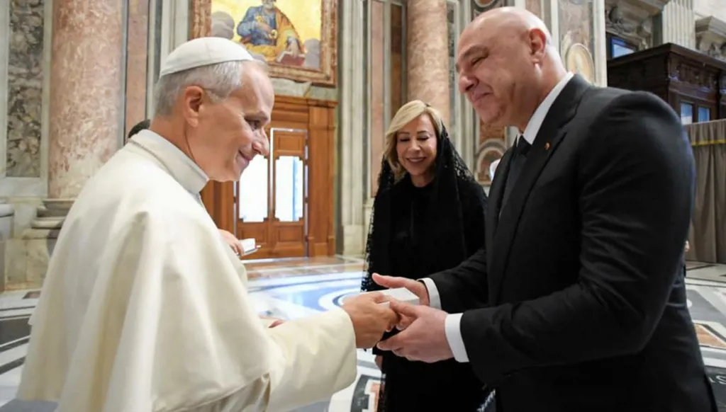 عون البابا عروض “تفاوضية” والرئاسات على خط الاستنفار… الزيارة البابوية للبنان بين لاوون وعون والراعي