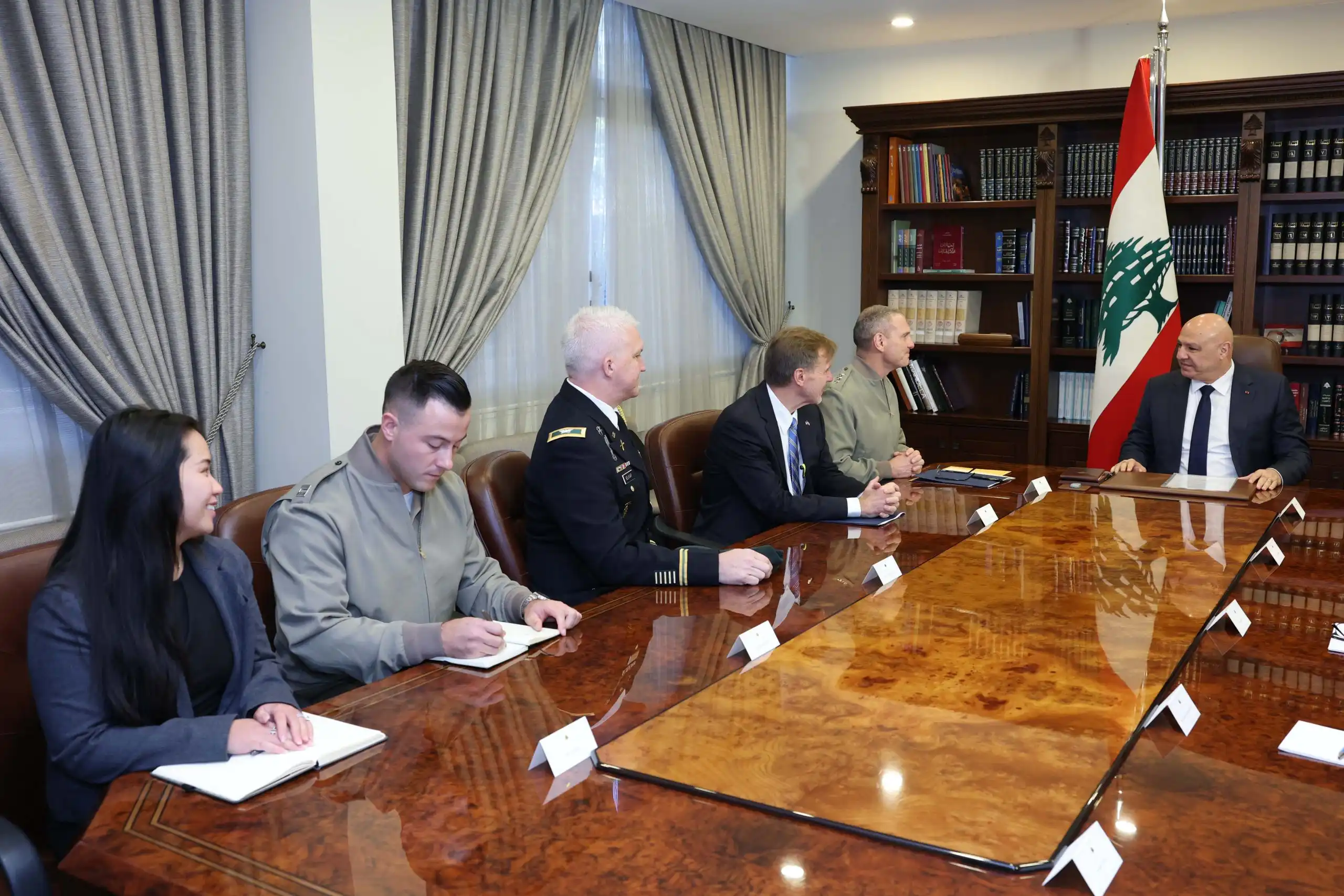 عون لجنة الميكانيزم